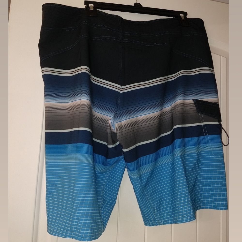Swim trunks - Picture 2 of 4